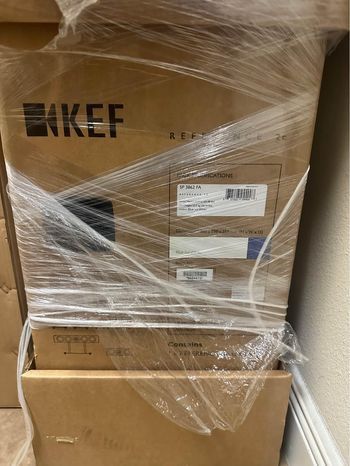 KEF Reference 1 bookshelf speakers + matching Reference...
