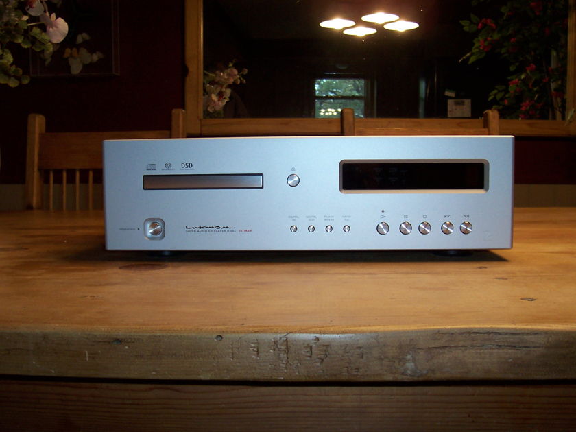 Luxman D-06U SACD Compact Disc Player