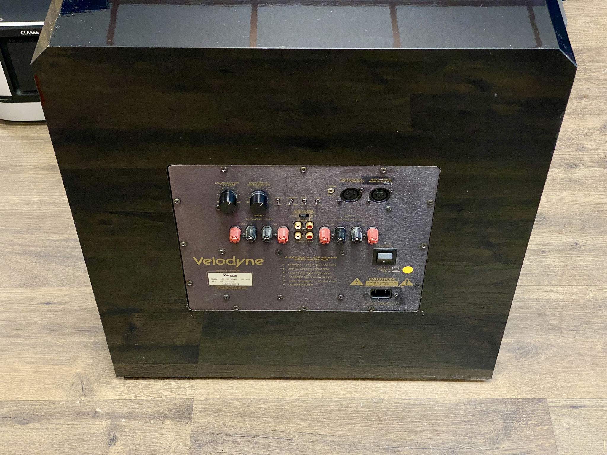 Velodyne HGS-18, high-end 18-inch powered subwoofer SN#... 5