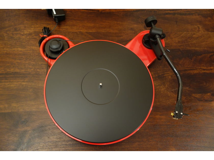 Pro-Ject RPM 3 Carbon Turntable Gloss Red FREE SHIPPING!
