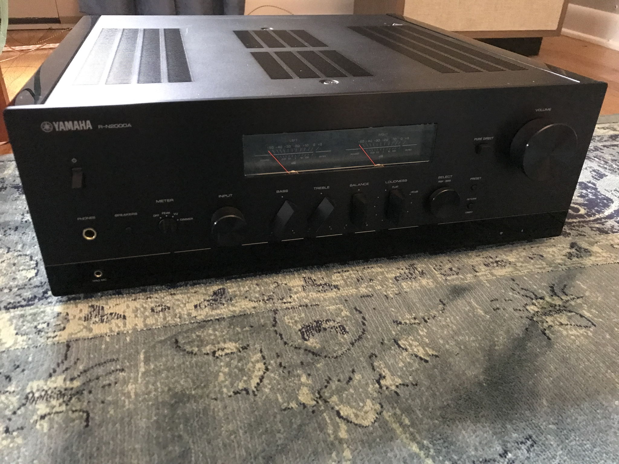 Yamaha R-N2000A Network Receiver