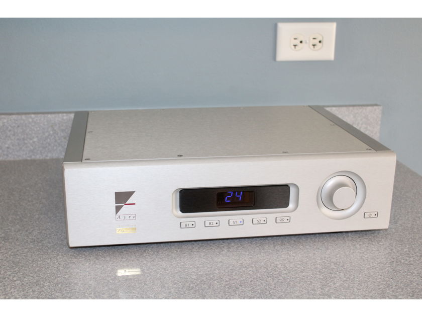 Ayre K-5xeMP stereo preamplifier with remote SUPERIOR AUDIO