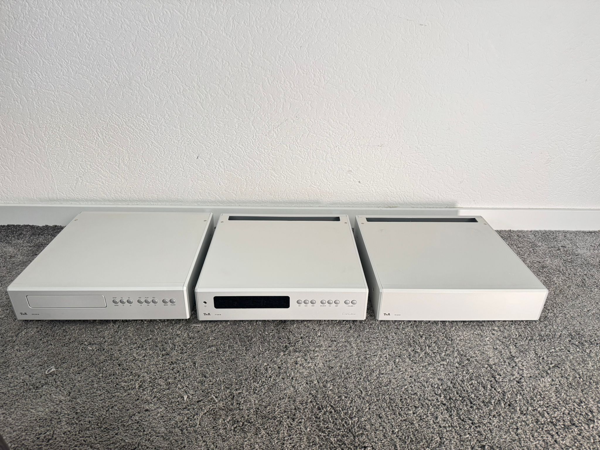 T+A Elektroakustik M820 M 820 complete system in silver