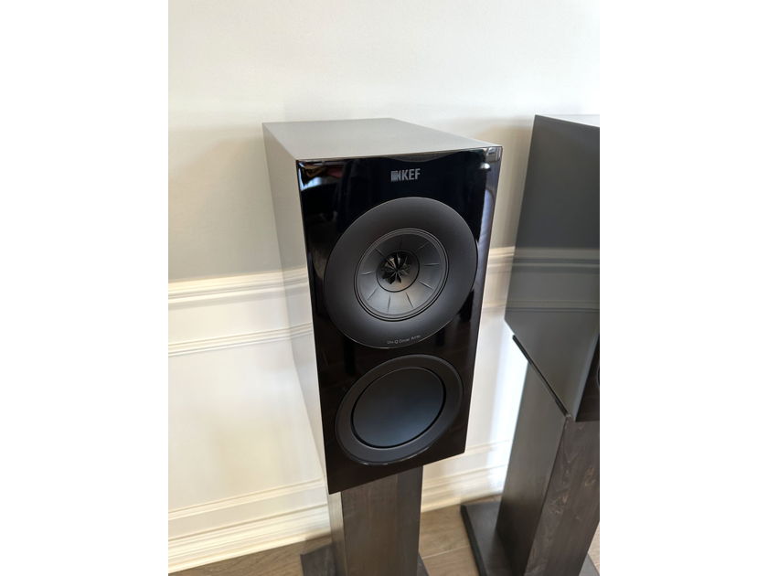 KEF R3 Bookshelf 3way Speakers (Pair For Sale Audiogon