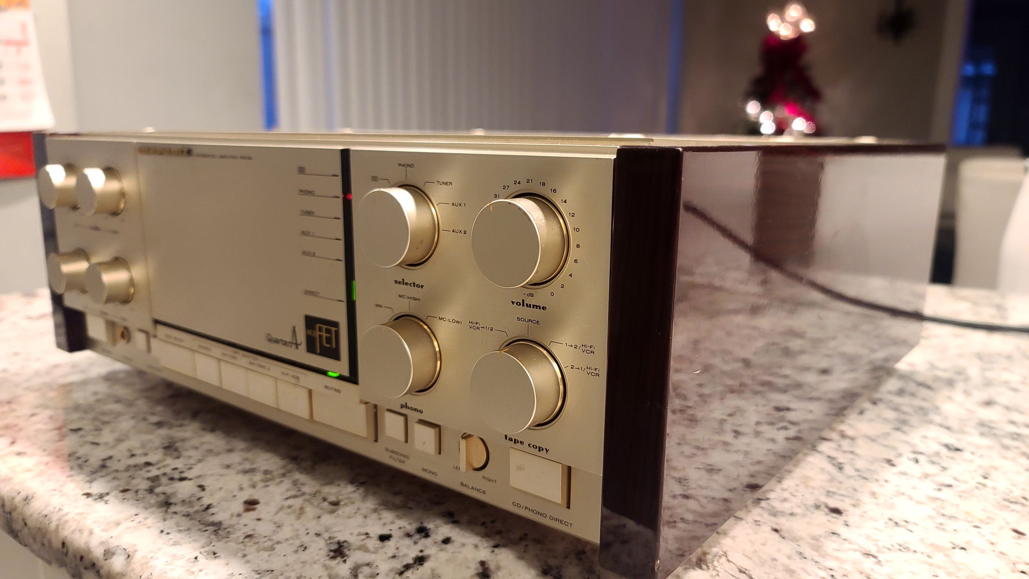 MARANTZ PM-94 INTEGRATED AMPLIFIER. LIMITED EDITION.**... 8