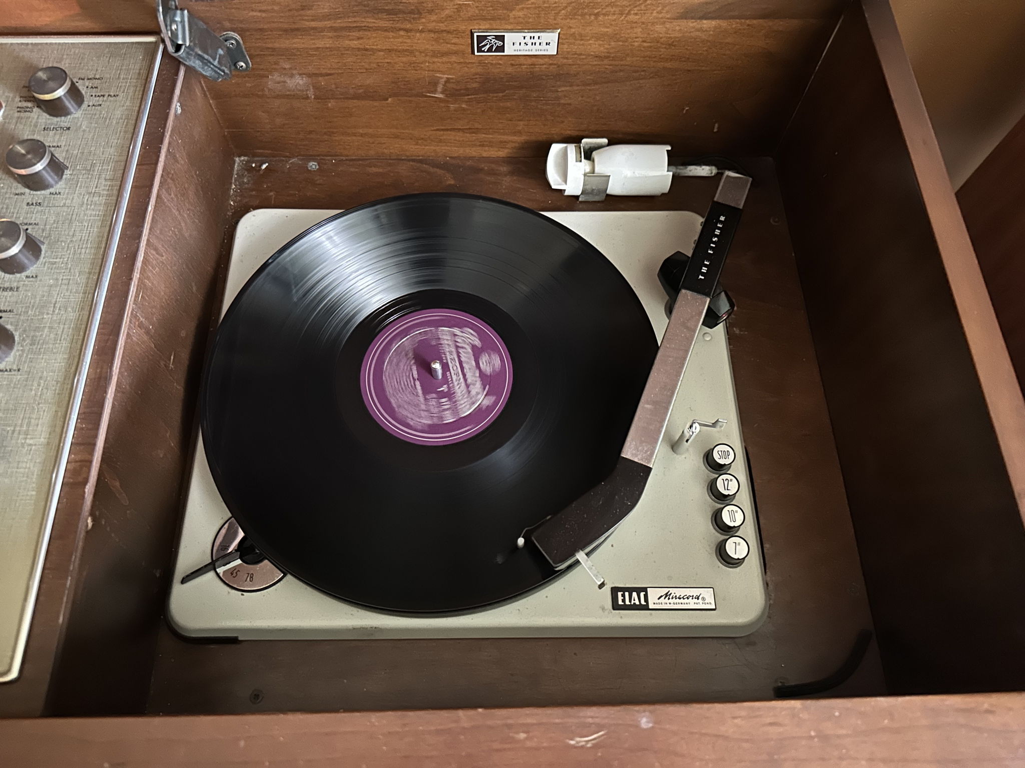 The Fisher Electra VIII console in semi-working conditi... 8