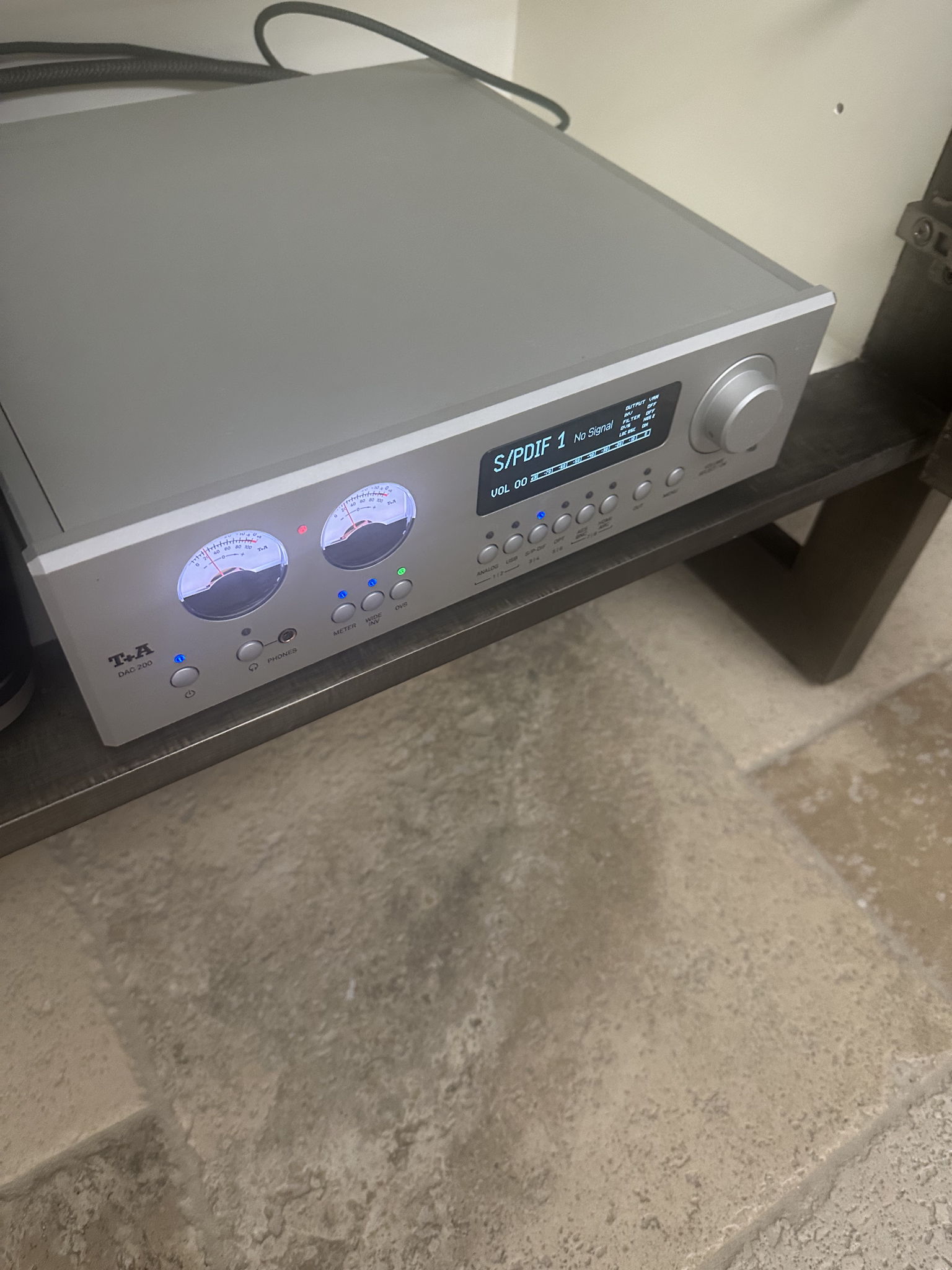 T+A Elektroakustik DAC 200 2