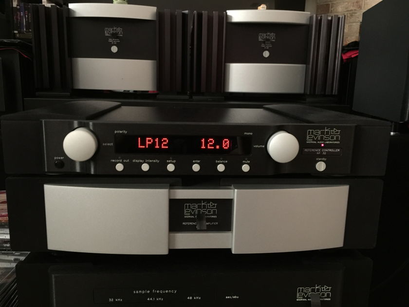 Mark Levinson No. 32 Reference Controller W/Phono (  excellent condition )