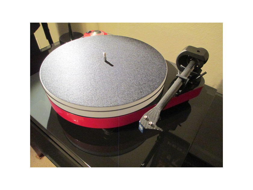 ProJect Audio Systems RPM 5 Carbon Mint, awesome turntable w/Sumiko Blue Point II Cart
