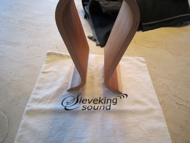 Sieveking Sound Omega Headphone Stand - PRICE REDUCED