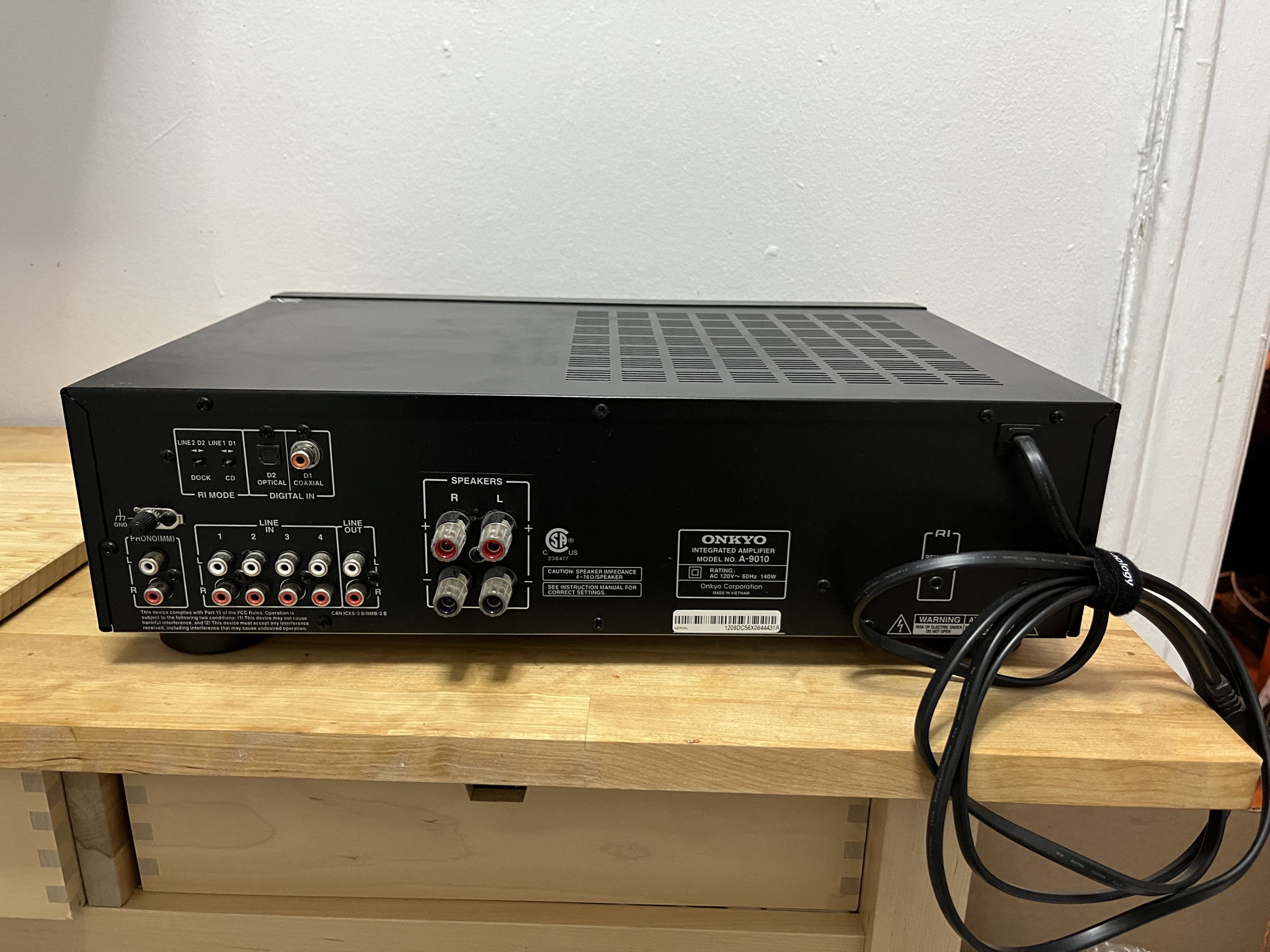 Onkyo A-9010  integrated AMP 4 ohm + dac Wolfson 2