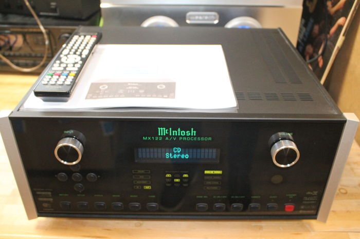McIntosh MX-122 (MX122) Audio Video Processor - 4K Ultr...