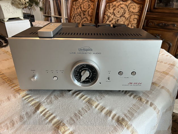 LINE MAGNETIC LM 512CA TUBE PREAMPLIFIER ( REDUCED)
