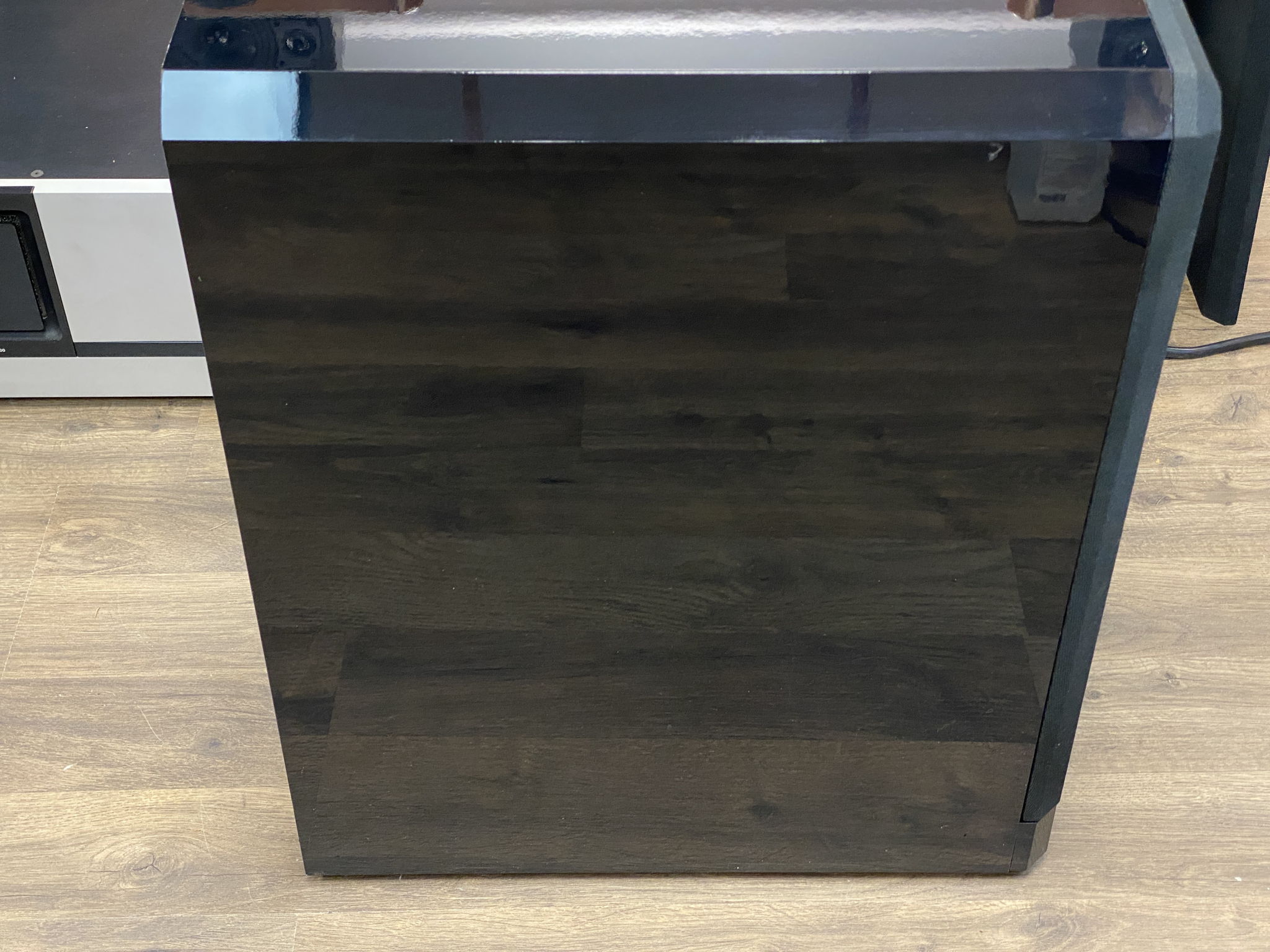 Legendary Velodyne HGS-18, high-end 18-inch powered sub... 6