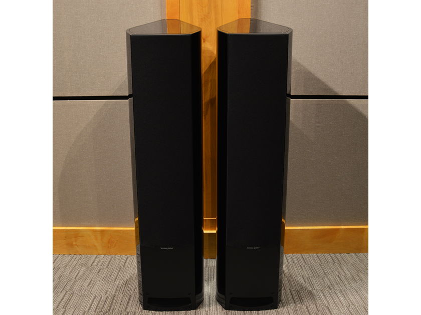 Sonus Faber Venere 3.0 Floor-standing Loudspeakers - Elegant High Gloss Black