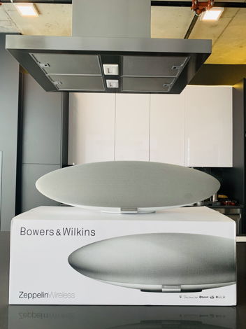B&W (Bowers & Wilkins) Zeppelin