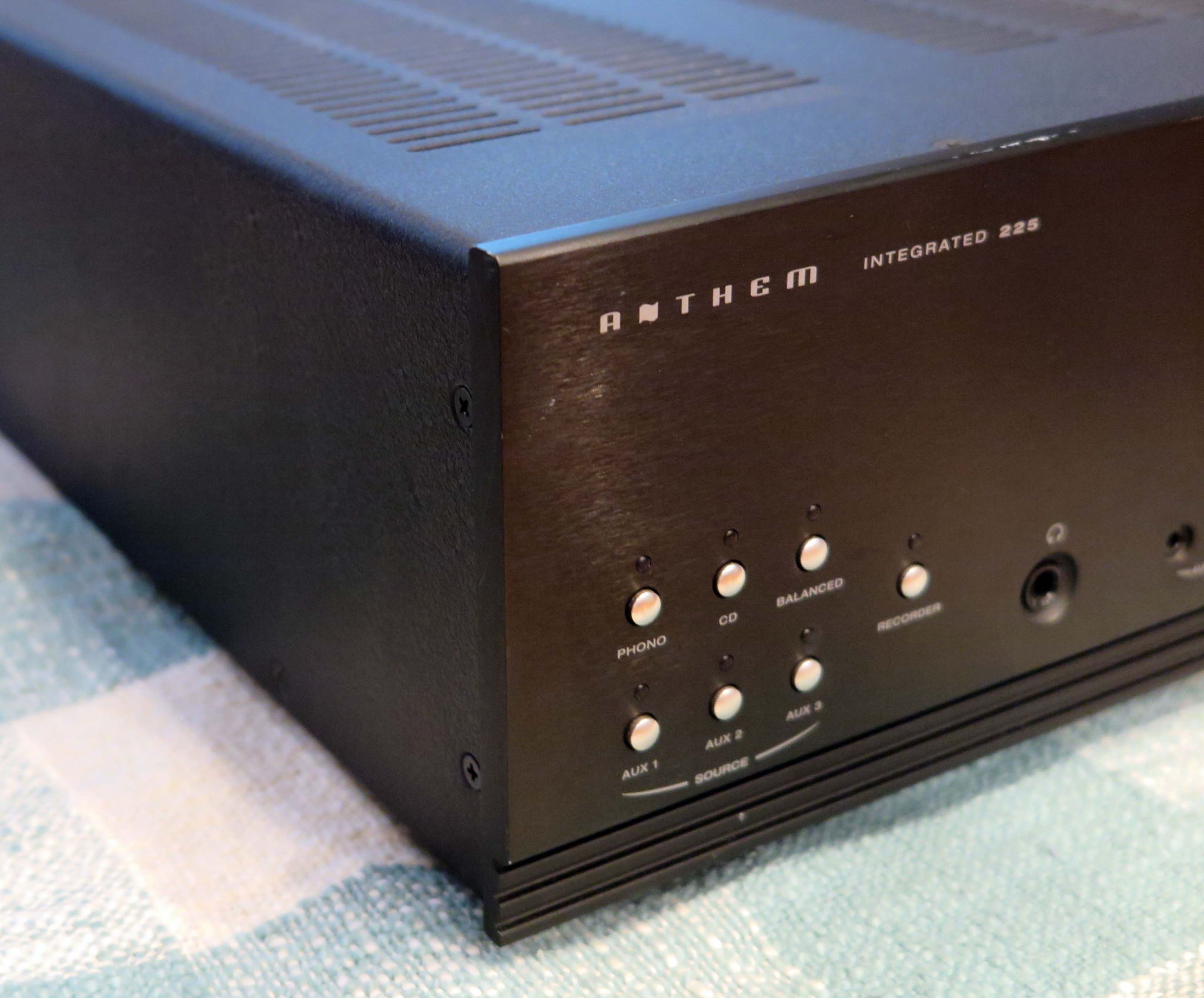 Anthem Integrated 225 amplifier 8