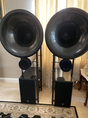 Avantgarde Duo 2.2 floor standing speakers