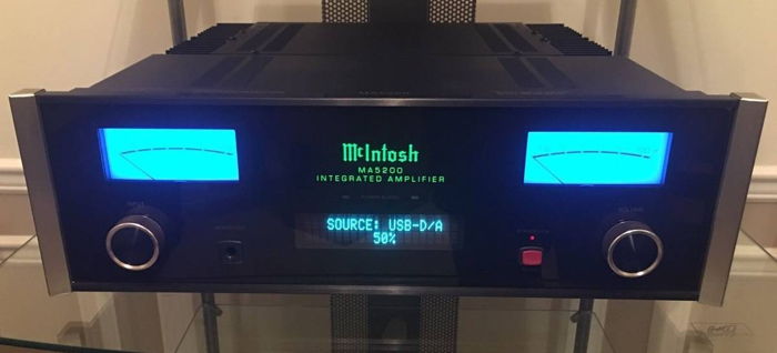 McIntosh MA5200 Integrated Amplifier Sweet - Excellent