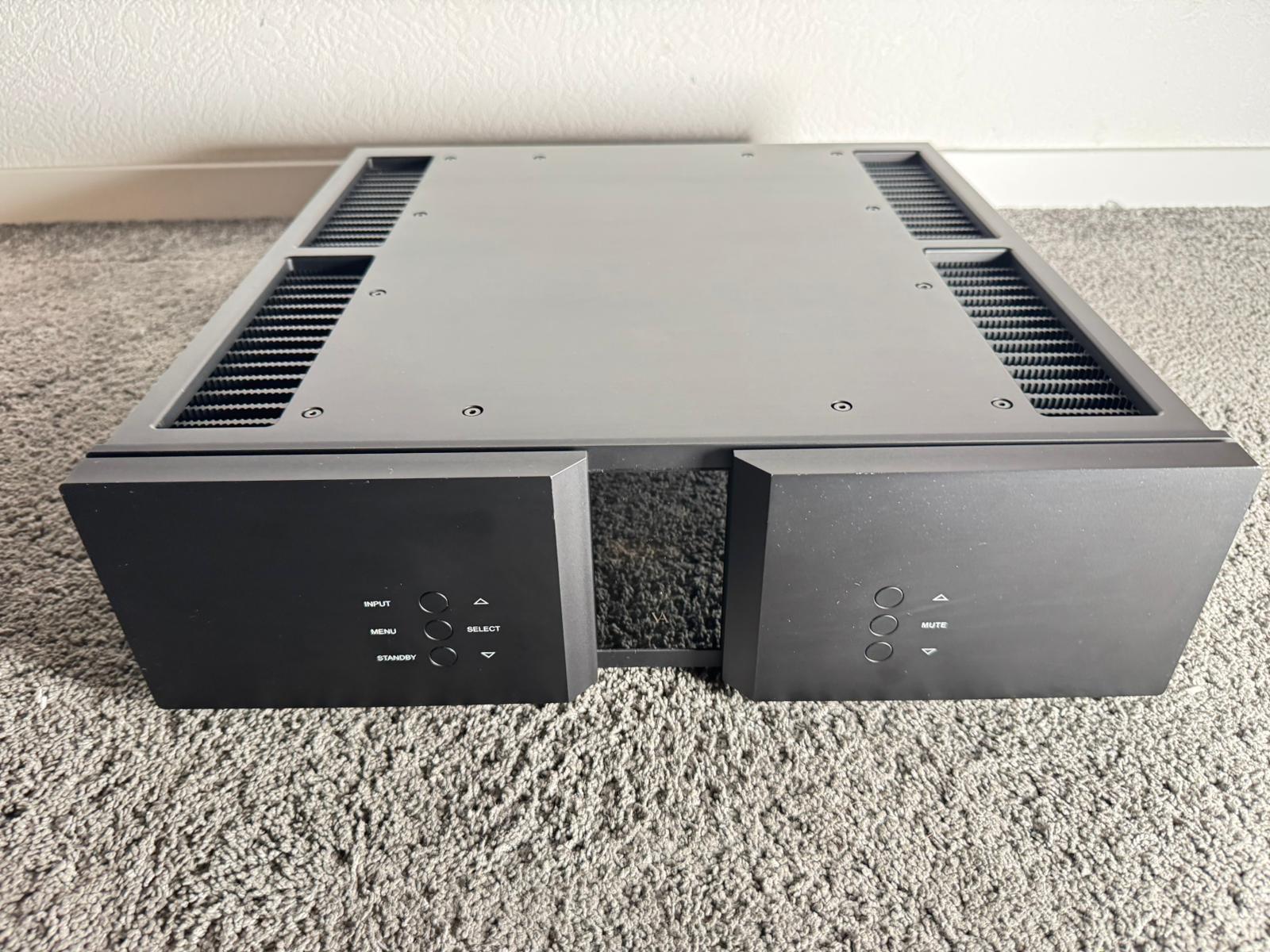 Vitus Audio SS-010 integrated amplifier in black 2