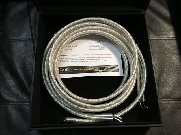 Zensati Authentica speaker cables 2.5 Meters ** Mint Co...