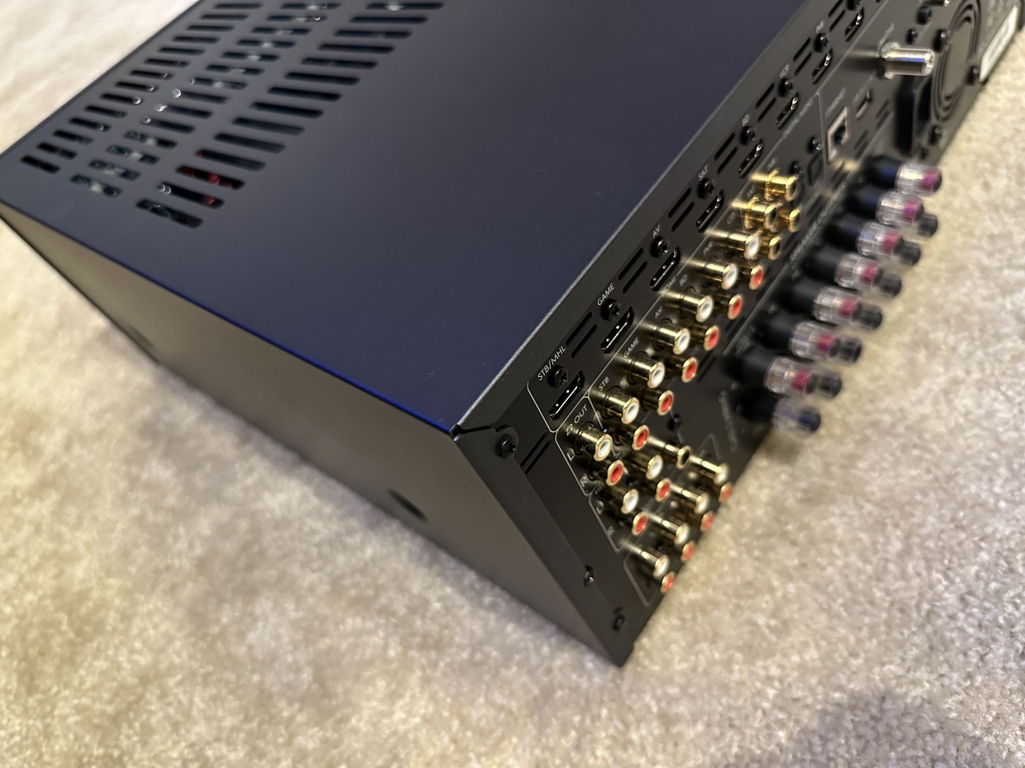 Arcam AVR390 6