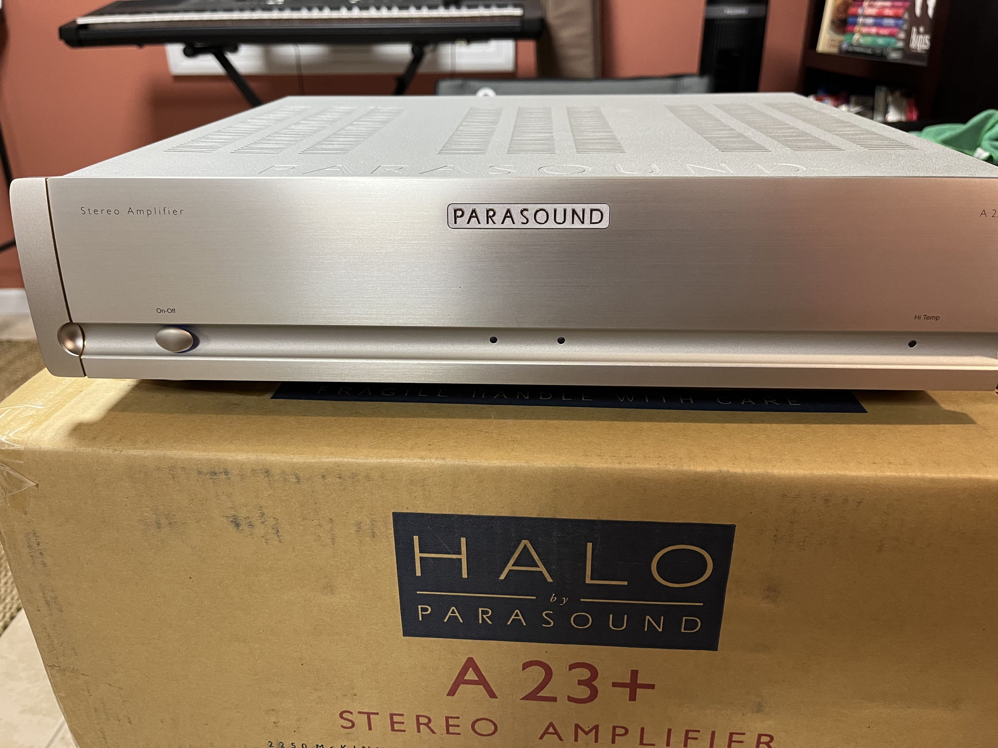 Parasound Halo A-23+ in SILVER