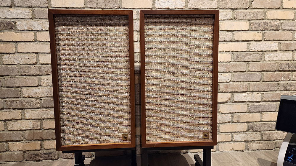 Acoustic Research AR-2 Vintage Loudspeakers - Tested / ... 2