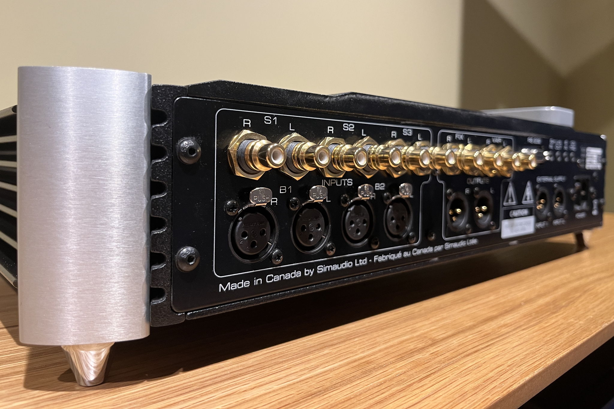 Simaudio Moon 740P Reference balanced preamplifier 9