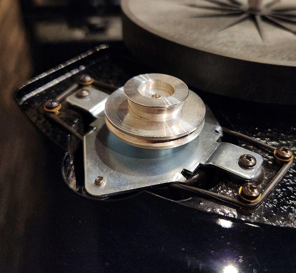 Pro-Ject Debut lll Phono SB in Gloss Black w/ Ortofon O... 5