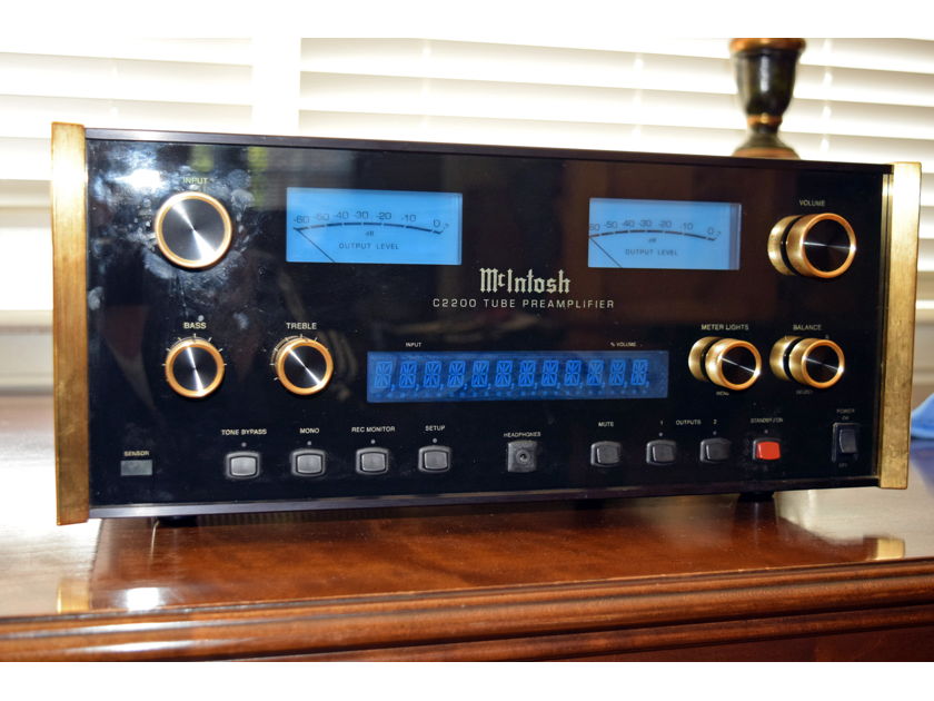 McIntosh C-2200 Gold Edition Tube PreAmplifier