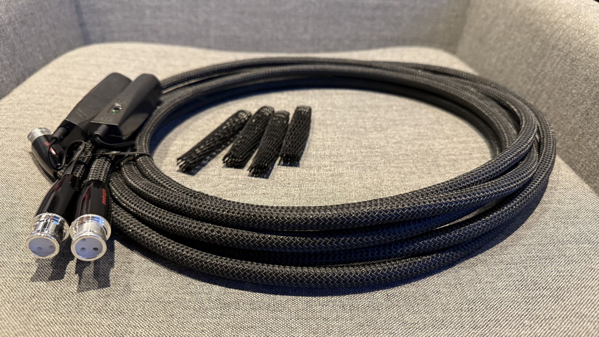 Audioquest Wind XLR 2.5M Interconnect Cables EXCELLENT 7