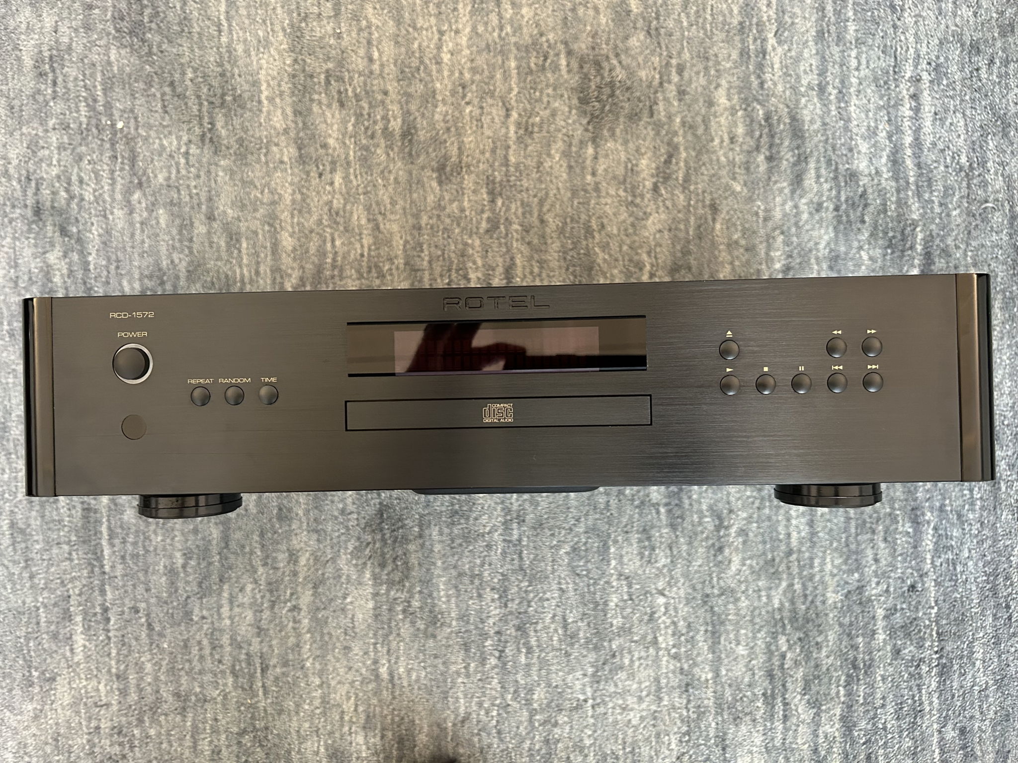 Rotel RCD-1572 CD player 2