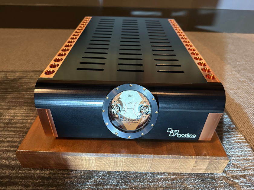 Dan D'Agostino MOMENTUM S250 Stereo Power Amplifier in Black. Ships directly from D'Agostino. SHIPPING INCLUDED