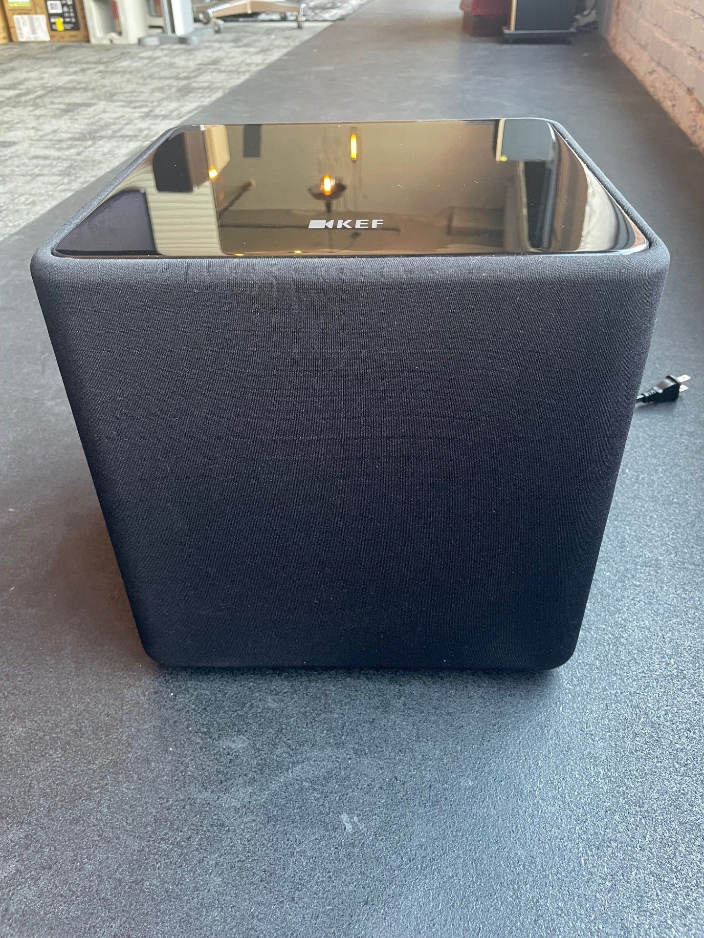 KEF KUBE 8B Subwoofer 4