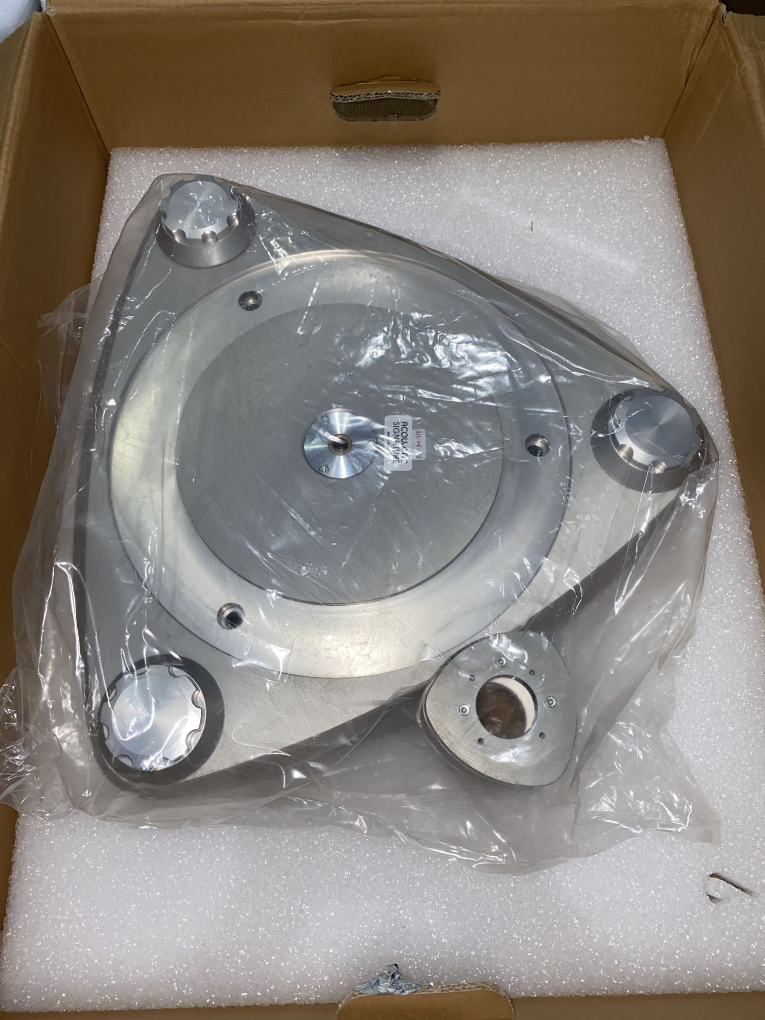 ACOUSTIC SIGNATURE ASCONA TURNTABLE WITH GRAHAM ARMBOAR... 11