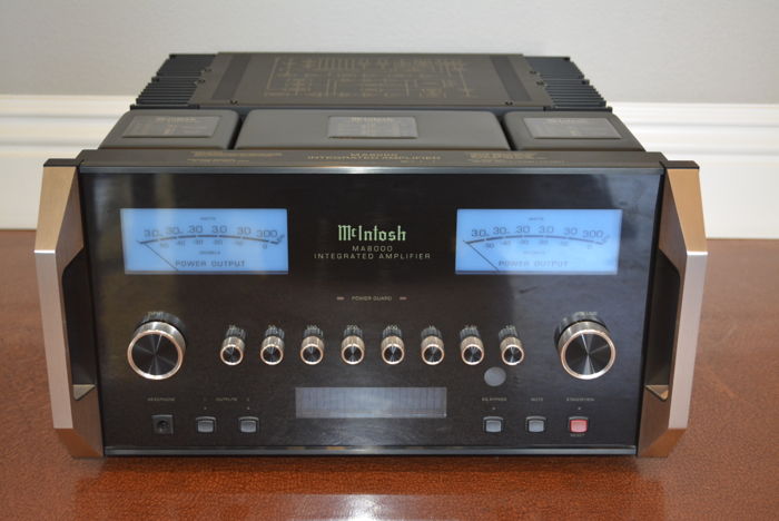 McIntosh MA8000 Integrated Amplifier -- Excellent Condi...