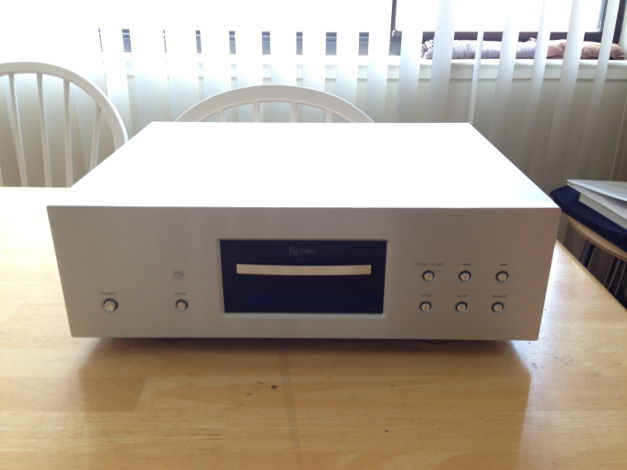 Esoteric SA-50 SACD Player + G-03x Clock Genertor