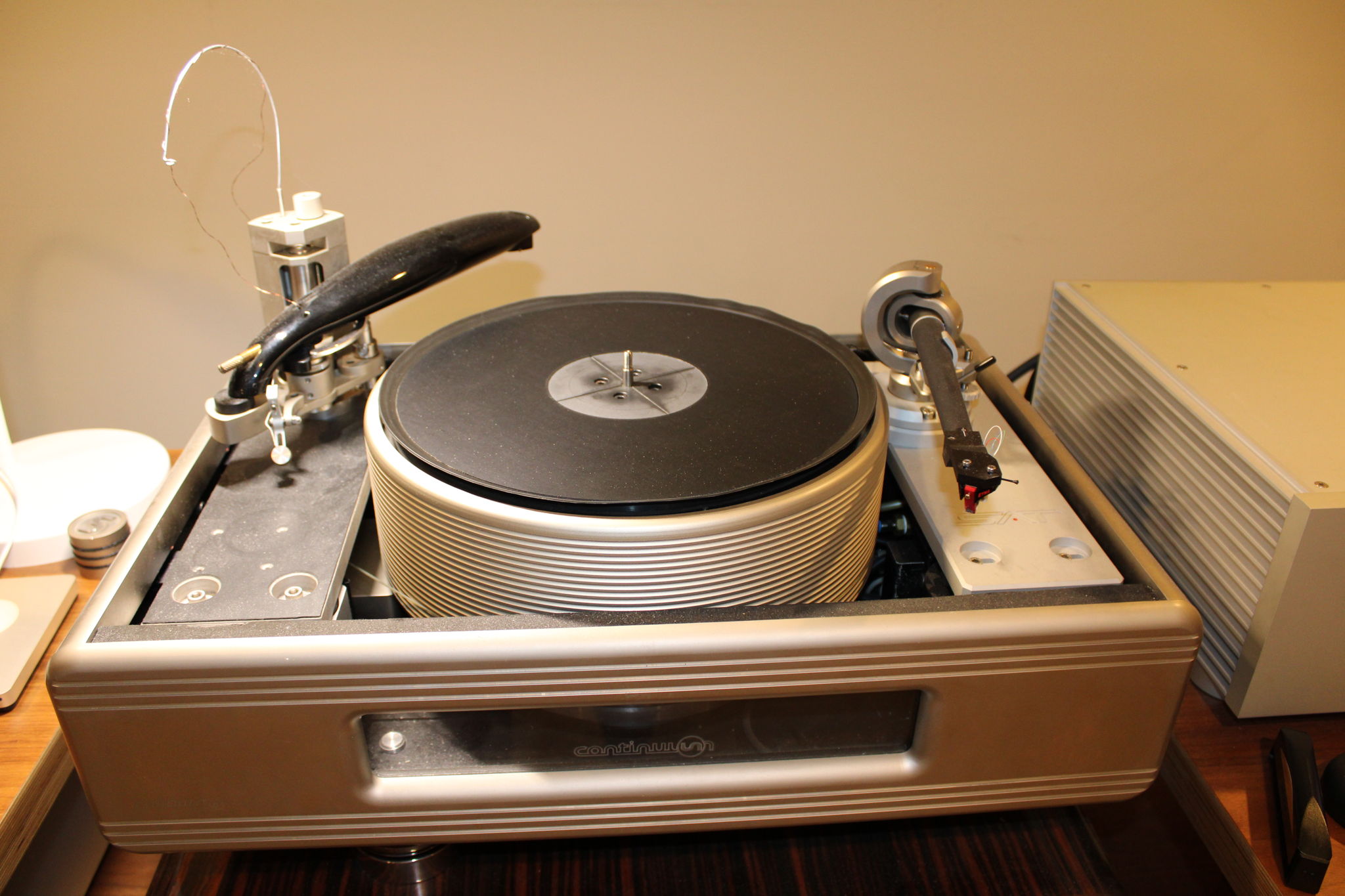 CONTINUUM AUDIO LABS CALIBURN TURNTABLE WITH COBRA TONE... 6