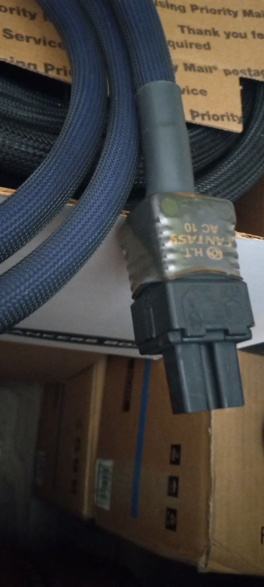 Harmonic Technology FANTASY AC-10 Power Conditioning Co... 4