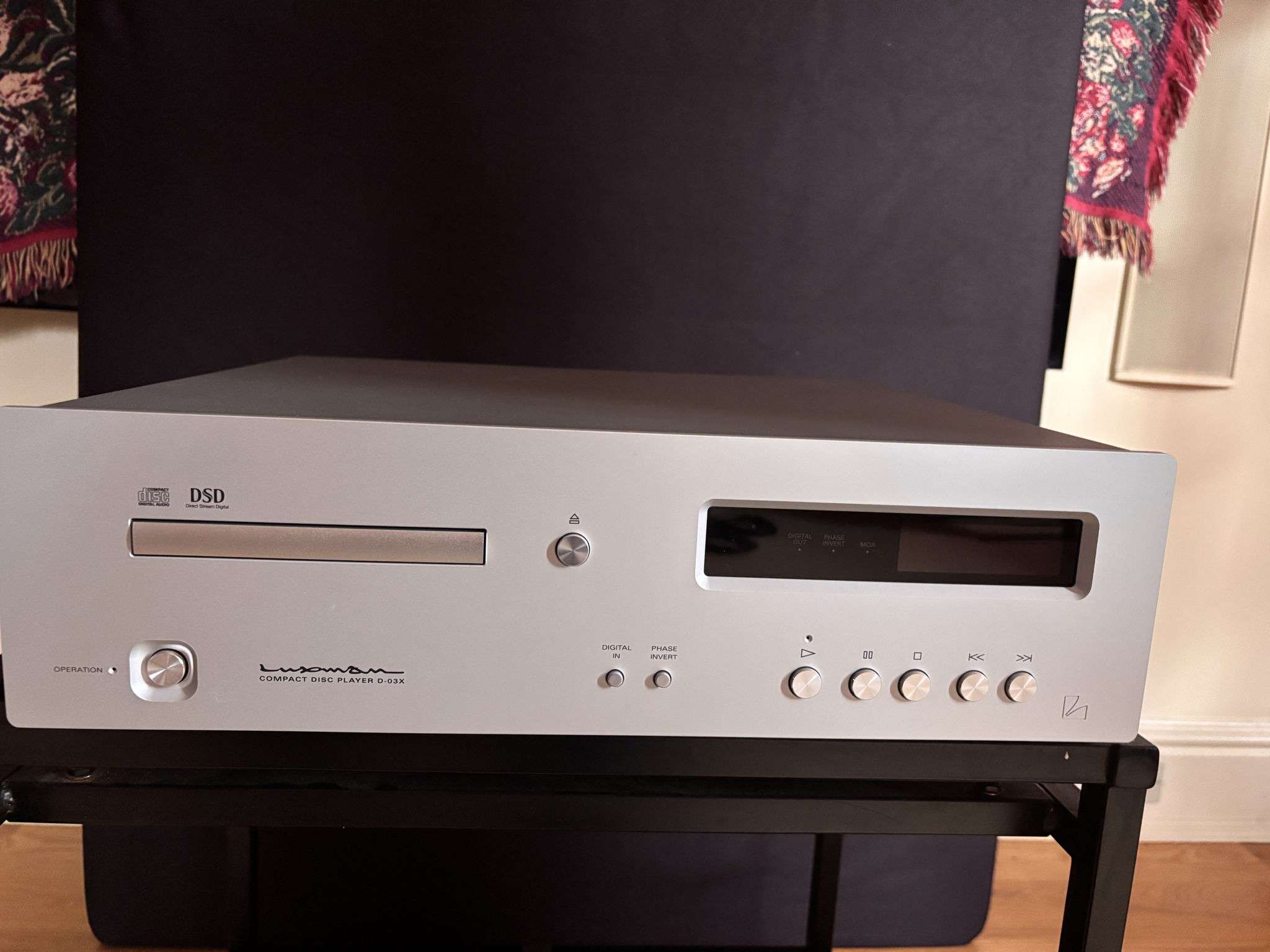 Luxman D-03X CD PLAYER with DAC 2