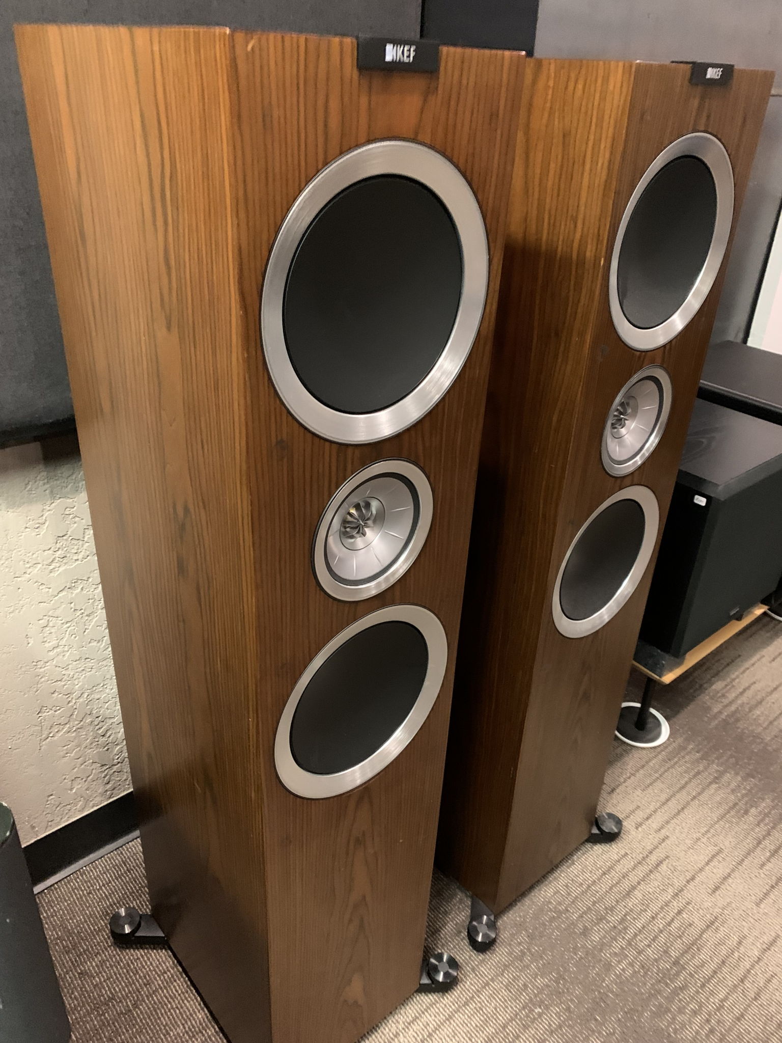 KEF R900 2