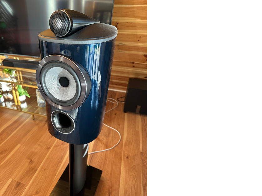 B&W (Bowers & Wilkins) Signature 805