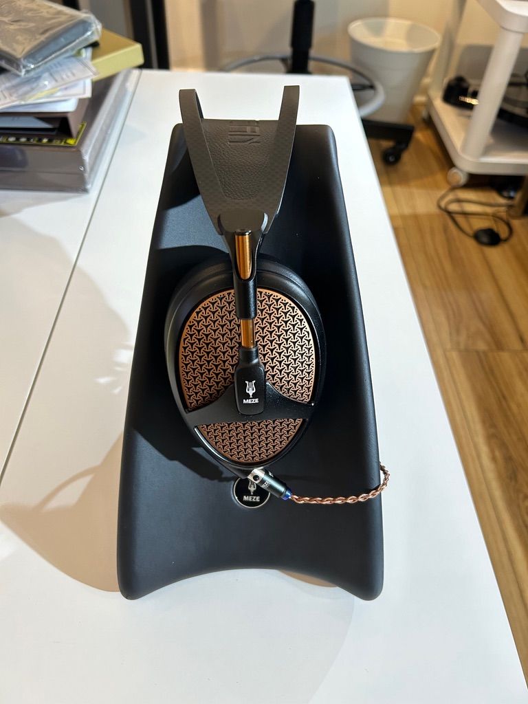 Meze Audio Empyrean 4