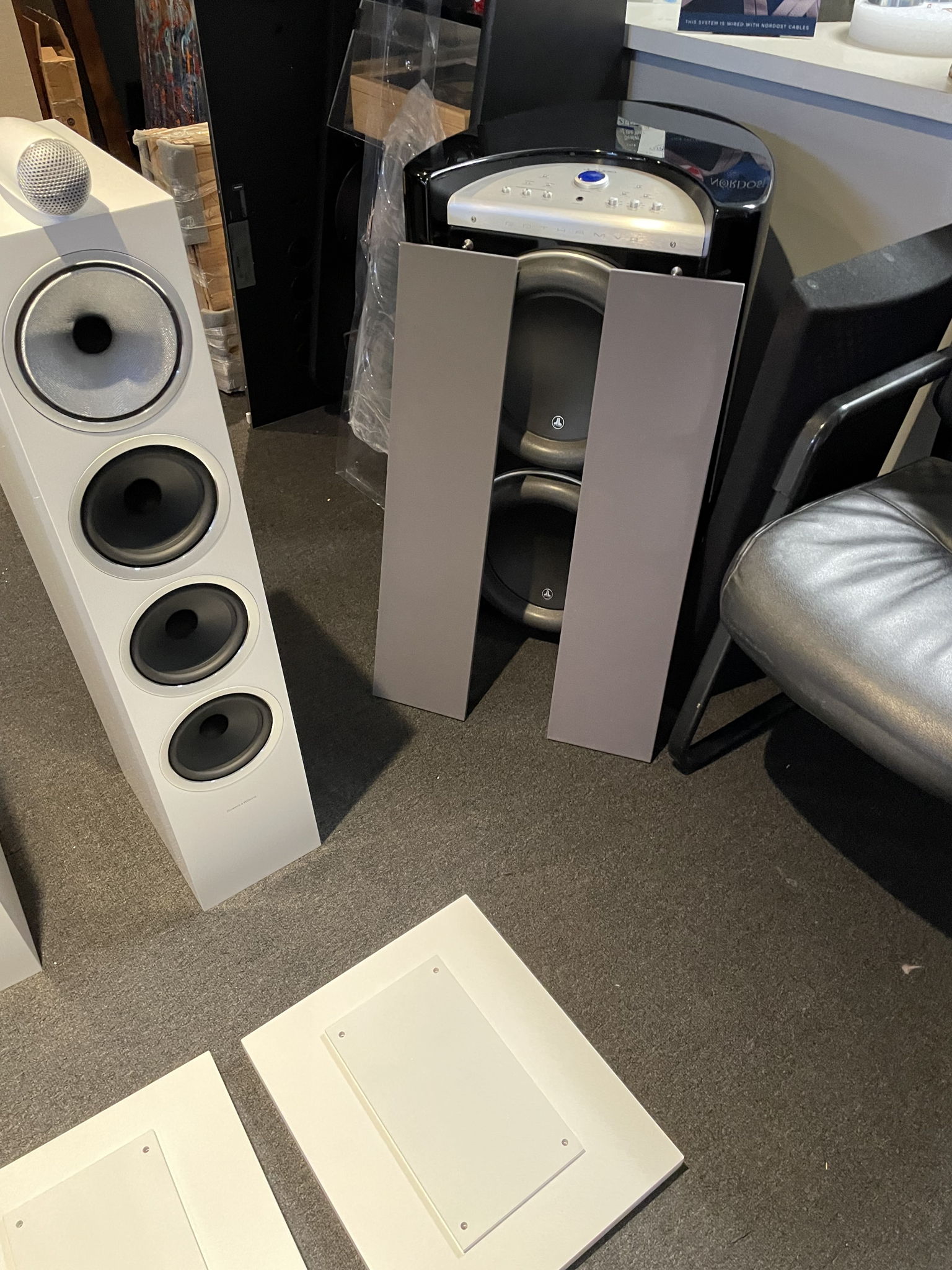 B&W (Bowers & Wilkins) 702 S2 local pickup 3