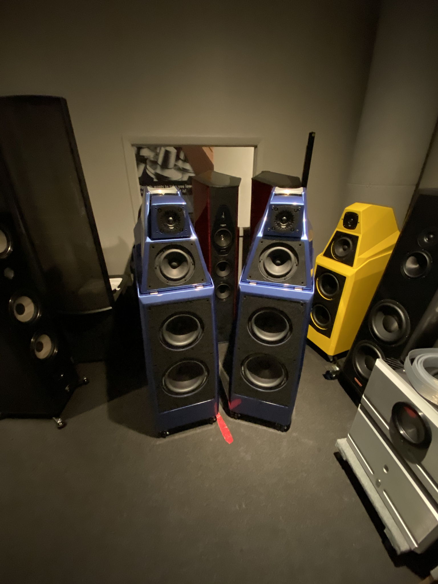 Wilson Audio Alexia 2  blue color 8