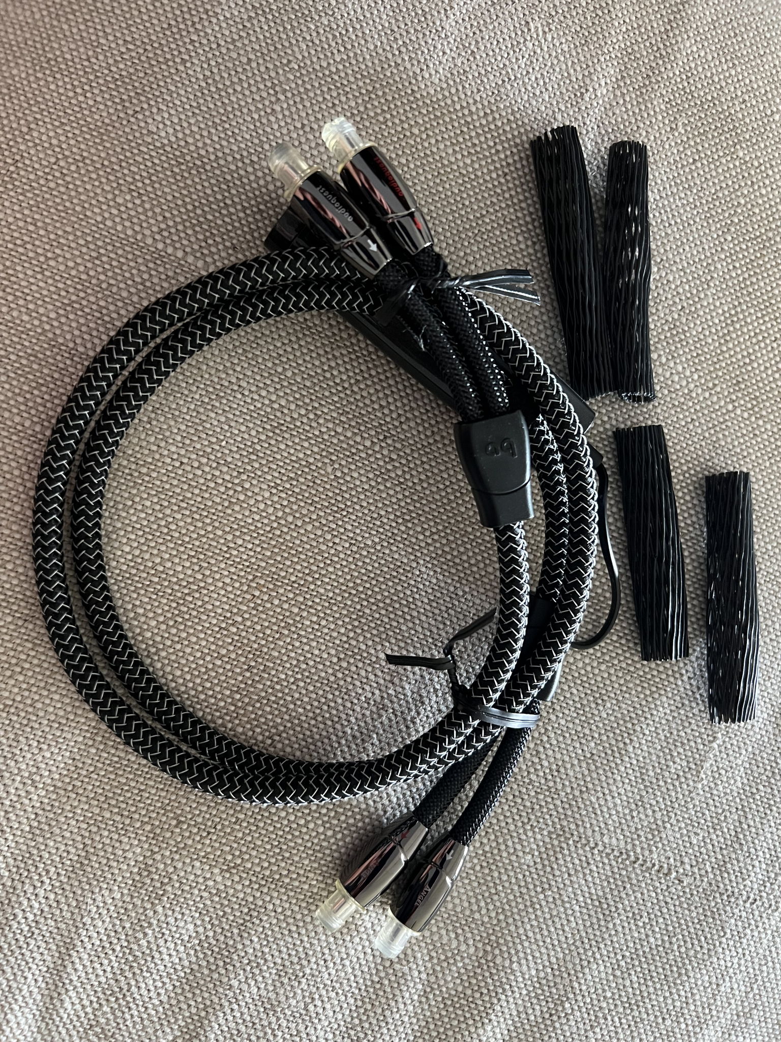 2 Audioquest Angel 1 Meter RCA Interconnect Cables (new...