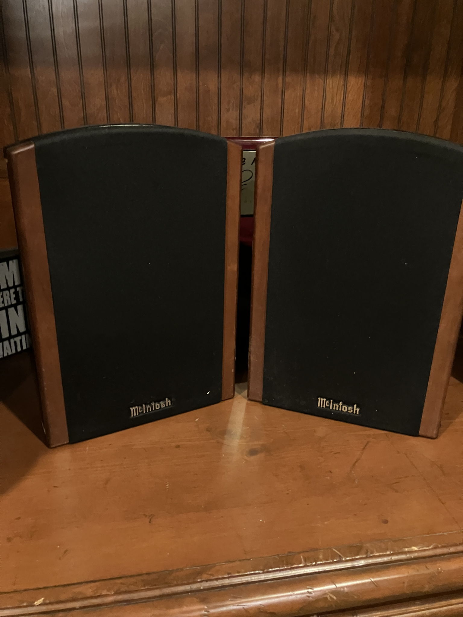 McIntosh XLS 320 Bookshelf Speaker Pair - Excellent Con...