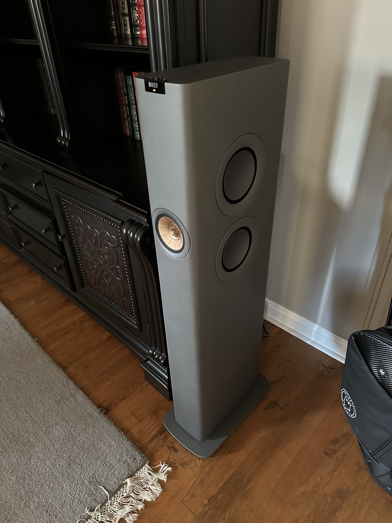 KEF LS60 Wireless Powered Floorstanding Speakers 2