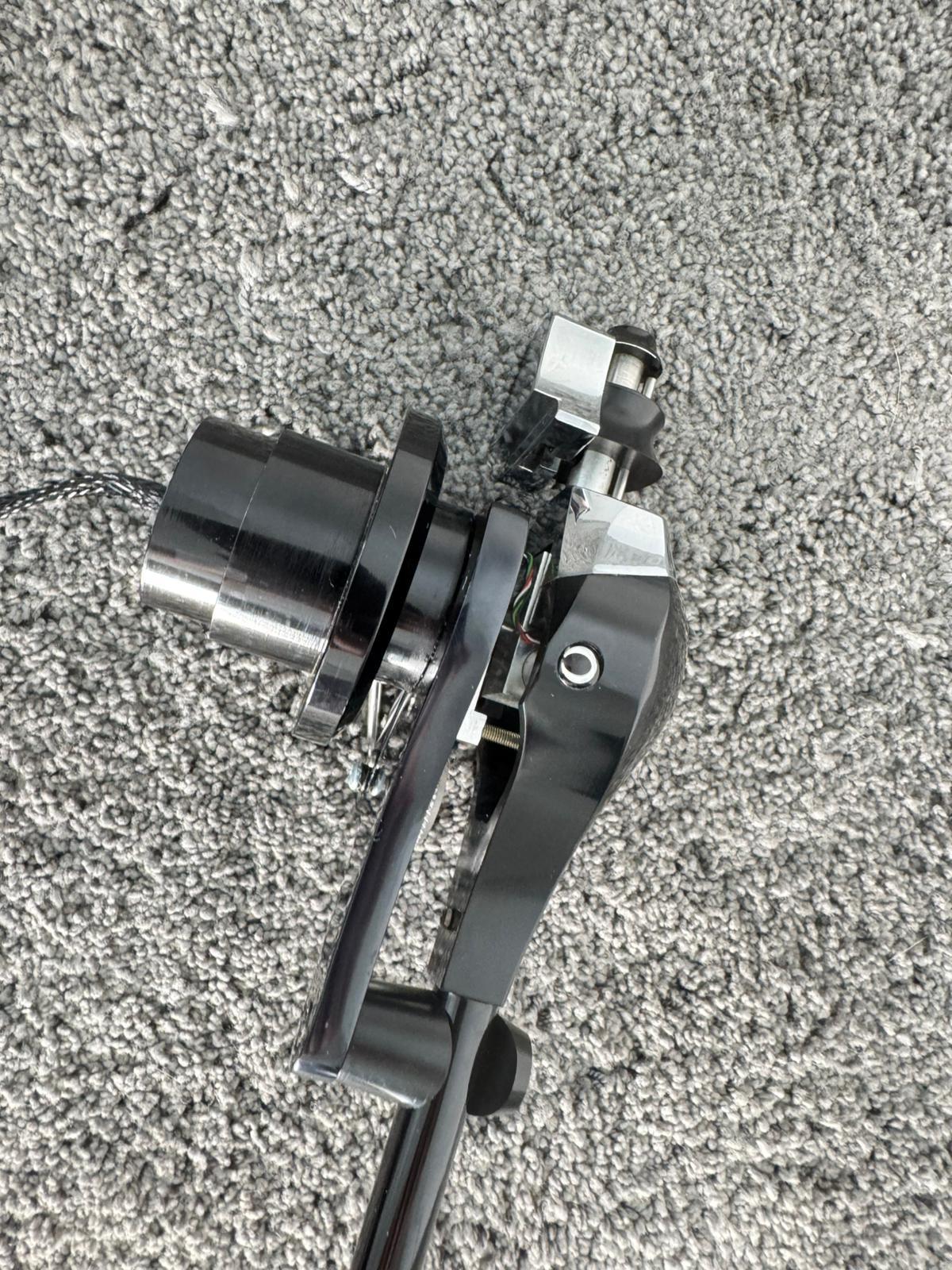 Helius Designs Omega 10.5 tonearm 13